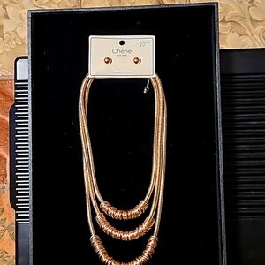 Necklace and earring set